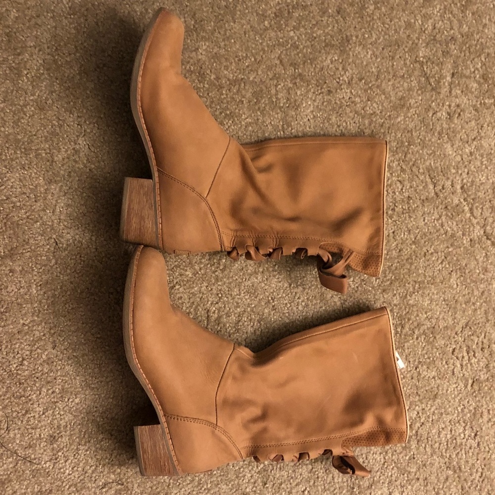 Lace Up Tan Ugg Boots